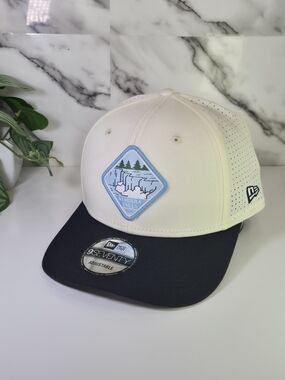 New Era Niagara Falls Patch Two-Tone Adjustable Hat. Cream & Black